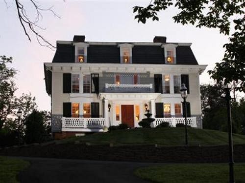 Chestnut Hill Bed & Breakfast Orange Exterior photo