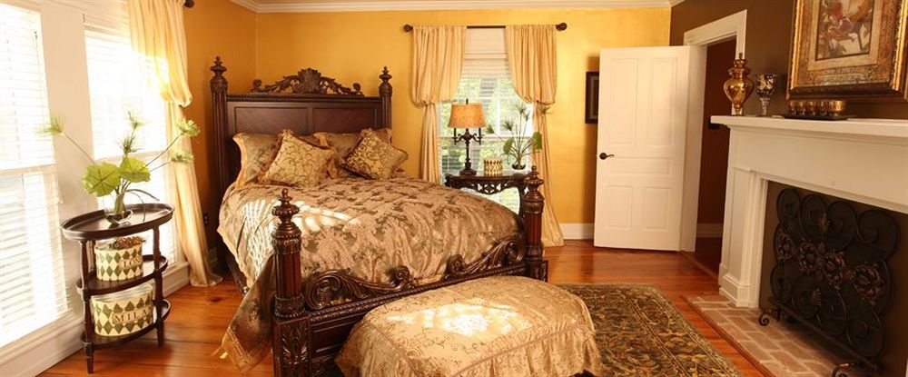 Chestnut Hill Bed & Breakfast Orange Exterior photo