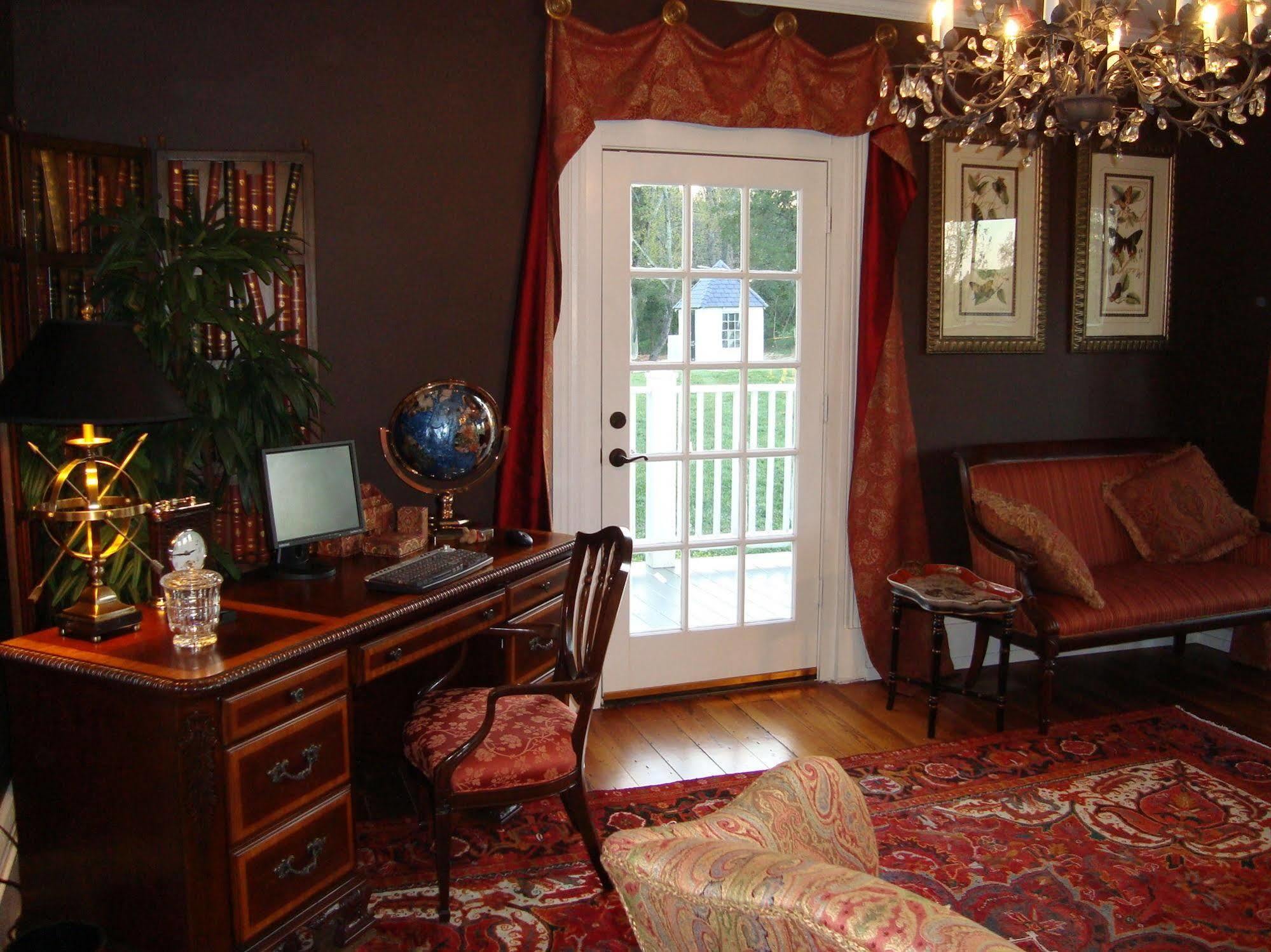 Chestnut Hill Bed & Breakfast Orange Exterior photo
