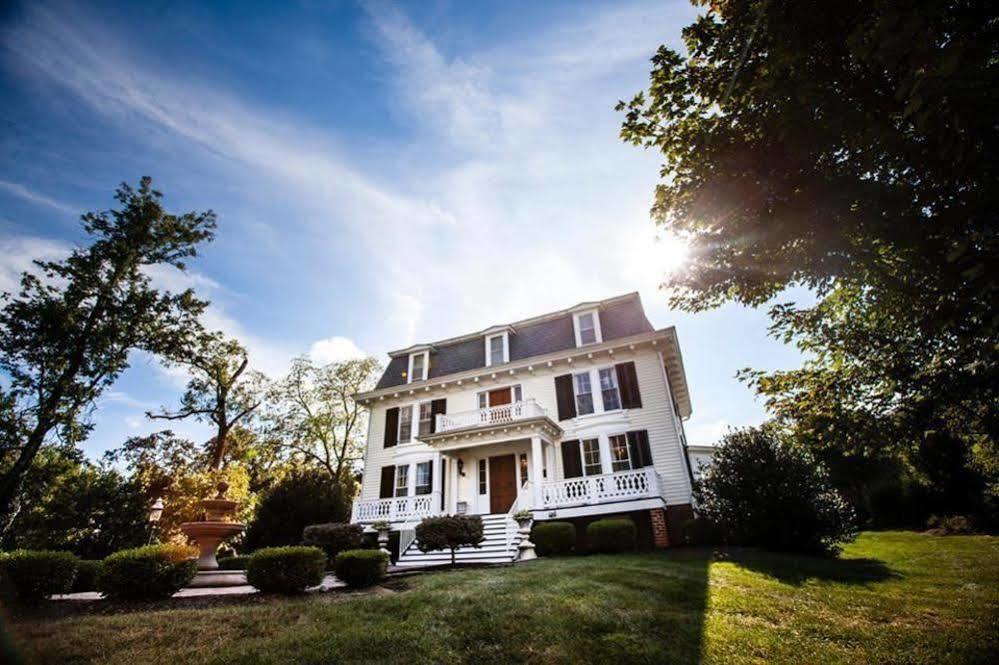 Chestnut Hill Bed & Breakfast Orange Exterior photo